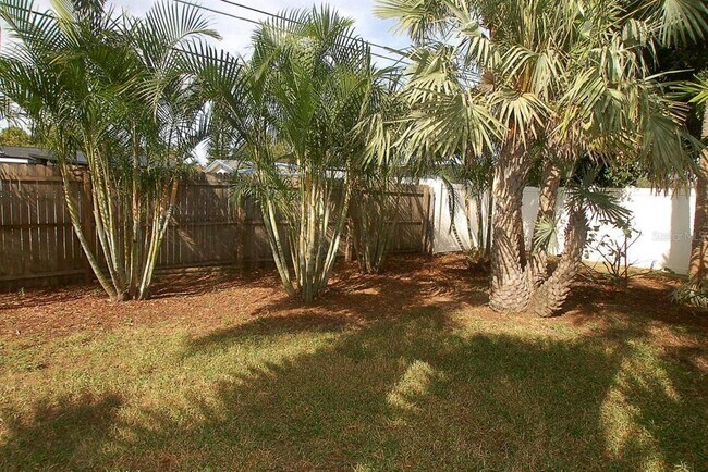 Building Photo - 468 Limewood Ave