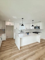 Building Photo - 10430 Densmore Ave