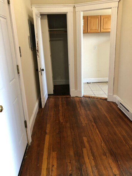 Building Photo - 55 Park Dr