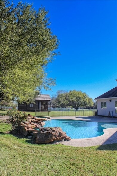 Building Photo - 19907 Stone Lake Cir