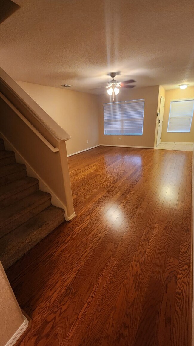 Building Photo - 372 Carina Cir