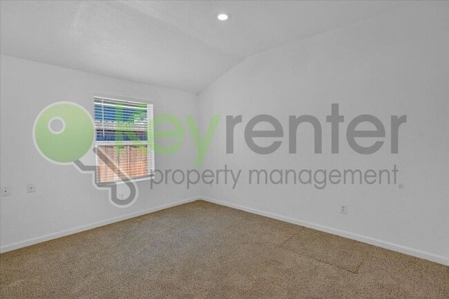 Building Photo - 2313 Piercy Way