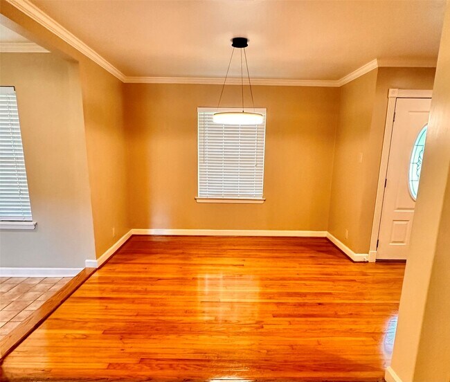 Building Photo - 4037 Woodfox St
