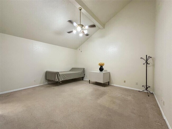 Building Photo - 9004 Vogue Ln