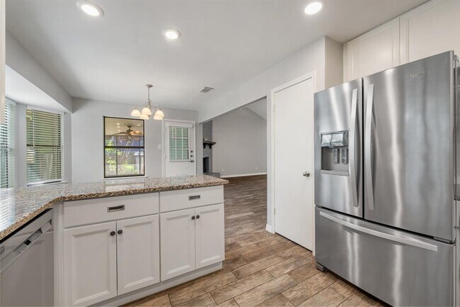 Building Photo - 7501 Whistlestop Dr