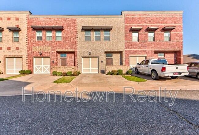 Primary Photo - 459 S Fretz Ave