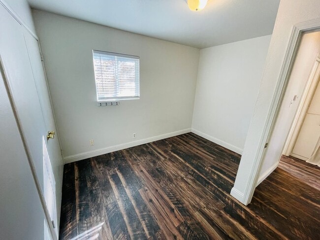 Building Photo - 2 bed 1 bath unit for rent in South Lake T...