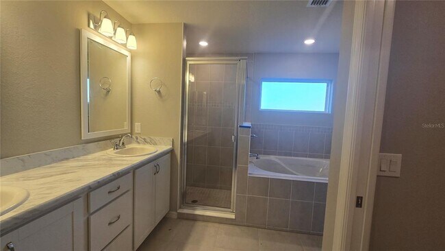 Building Photo - 747 Cypress Creek Run