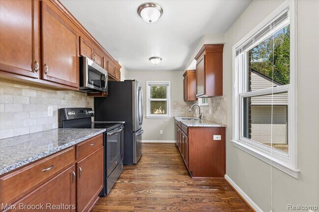 Building Photo - 13710 Balfour Ave