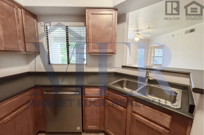 Building Photo - 2Bed/1Bath Apt at Thompson Peak/Frank Lloyd Wright! Ready for Immediate Move-In!