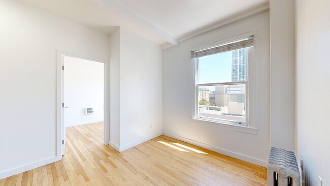 Building Photo - 723 Ellis St