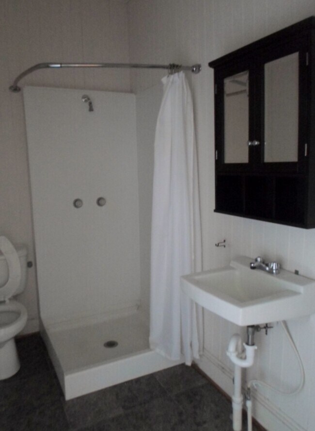 Bathroom - 113 NC-32