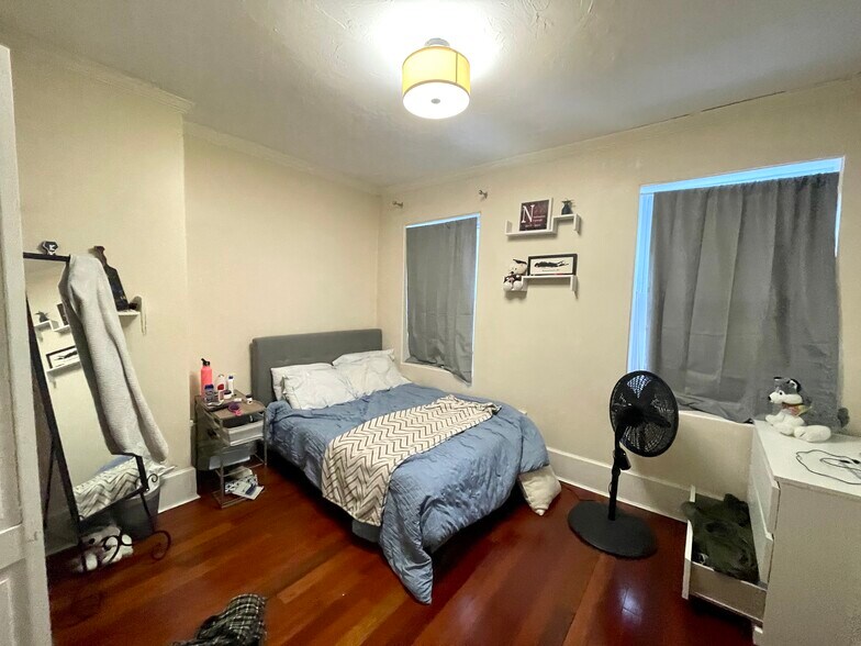 Building Photo - 45 Hemenway St