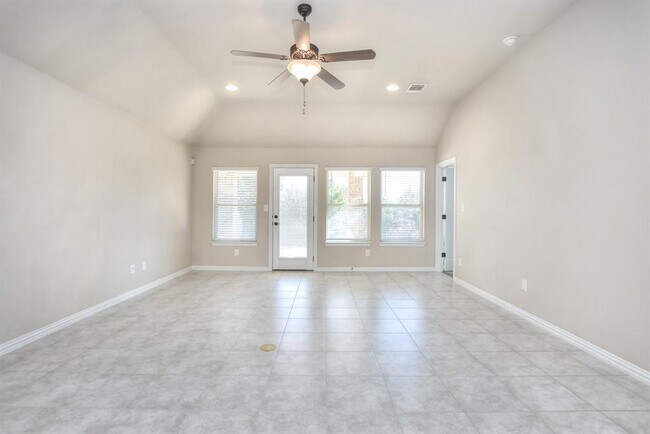 Building Photo - 109 Belford St