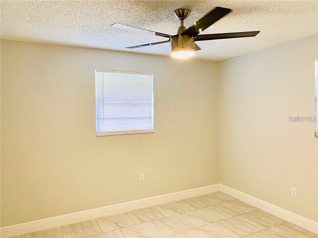 Building Photo - 205 Babson Dr