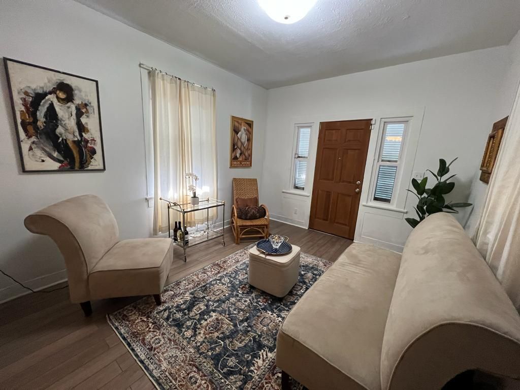 Building Photo - 2844 Hiawatha St