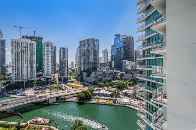 Building Photo - 92 SW 3rd St