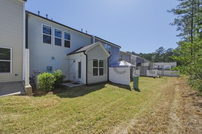 Building Photo - 1015 Badlands St