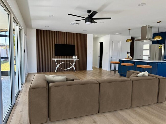 Building Photo - 3930 E Eden Roc Cir