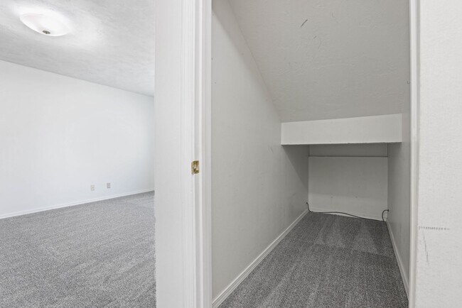 Building Photo - 2286 Stace St