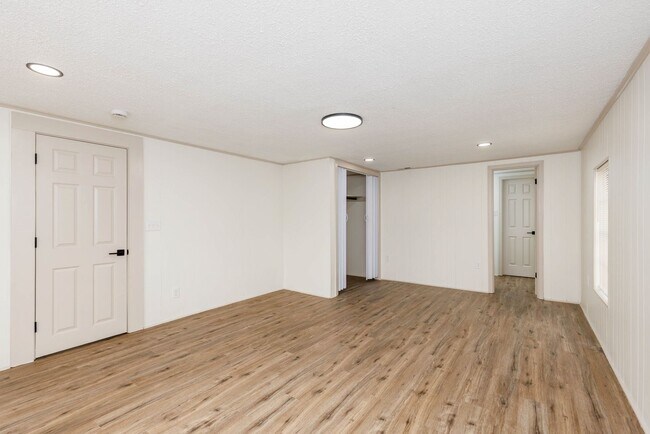 Building Photo - Forestdale 3/2