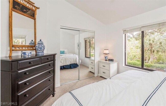 Building Photo - 27121 Oakwood Lake Dr