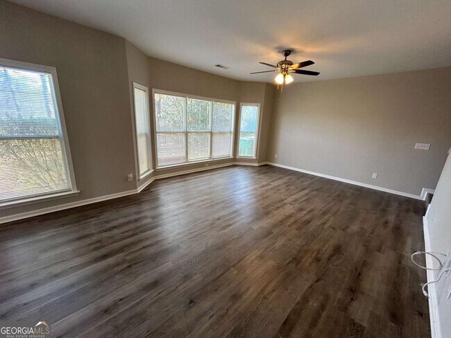 Building Photo - 118 Hidden Lake Cir