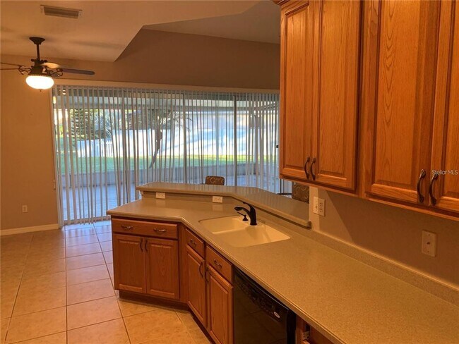 Building Photo - 10724 Banfield Dr