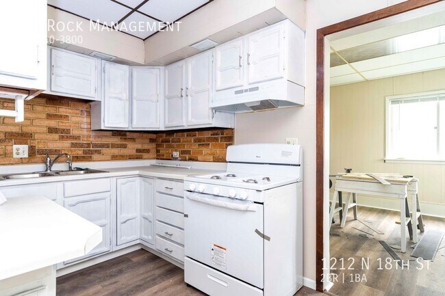 Building Photo - 1212 N 18th St