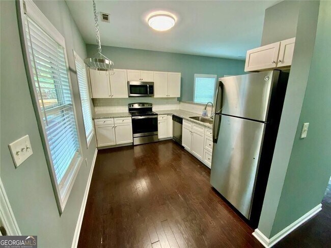 Building Photo - 294 Bass St SW