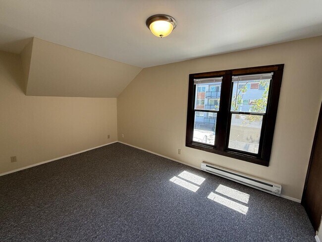 Building Photo - 7519 Greenwood Ave N