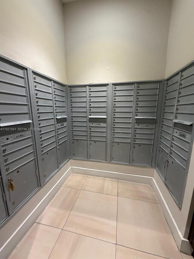 Building Photo - 7661 NW 107th Ave