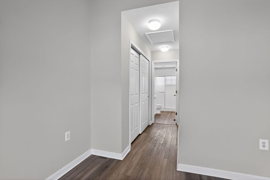 Building Photo - 23185 Blackthorn Square