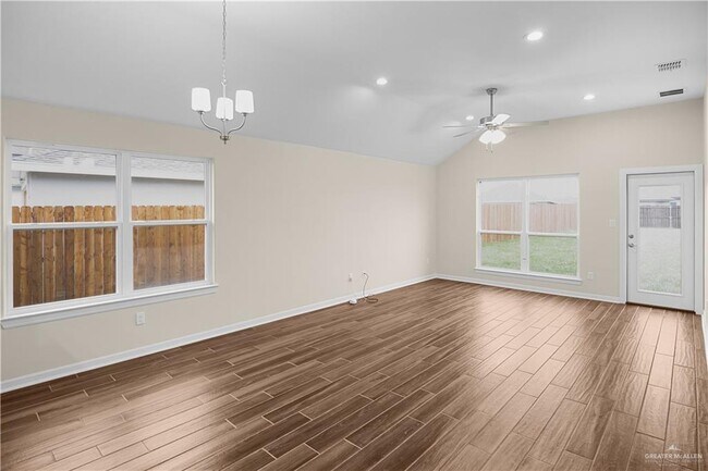 Building Photo - 30 Westcave Falls Ln
