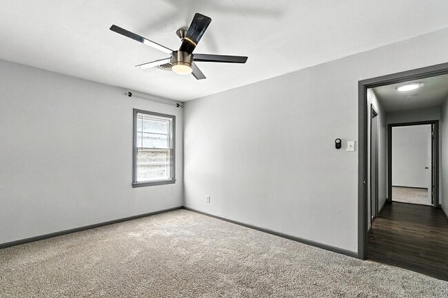 Building Photo - 3625 N 9th St