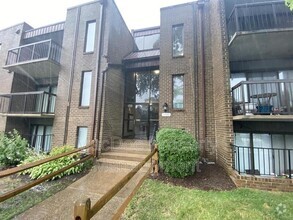 Building Photo - 7585 Margate Ct
