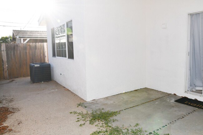 Building Photo - Parker (316)