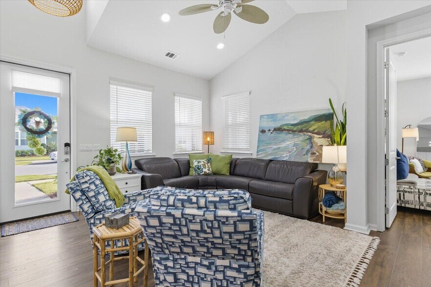 Building Photo - 119 Sandbar Ln