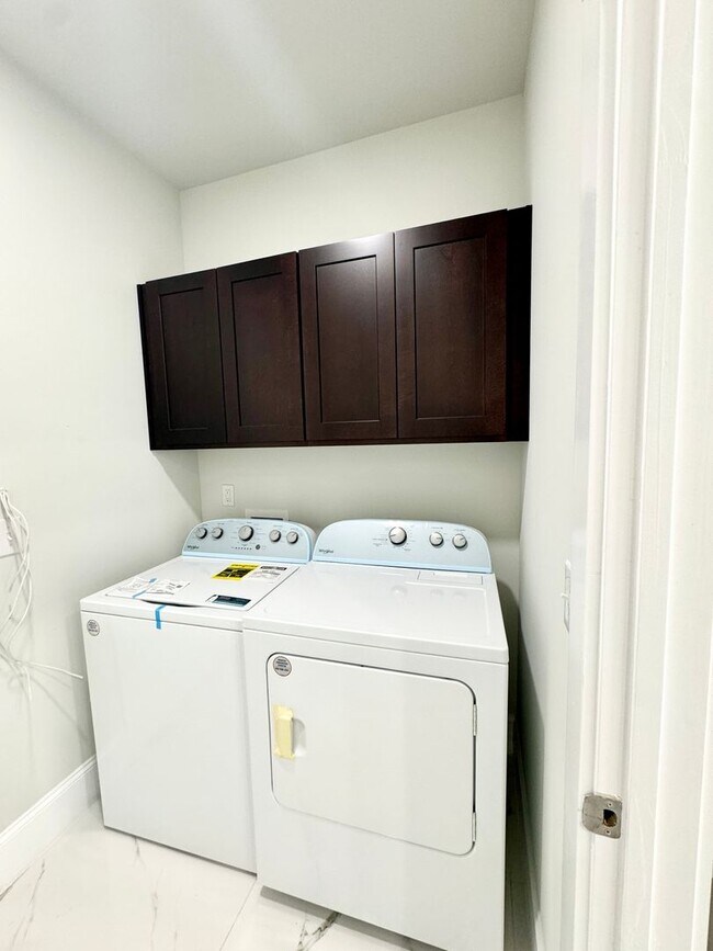 Building Photo - LOOK AT THIS ONE! BEAUTIFUL home with a pond view right outside the back patio!