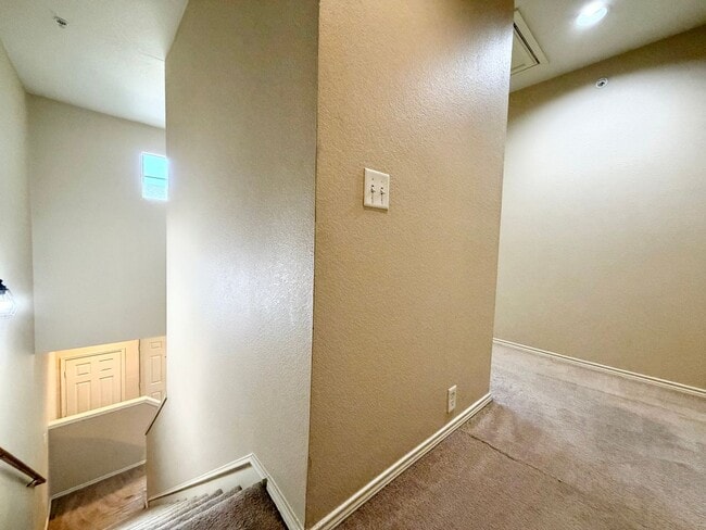 Building Photo - 2224 Stonepark Pl