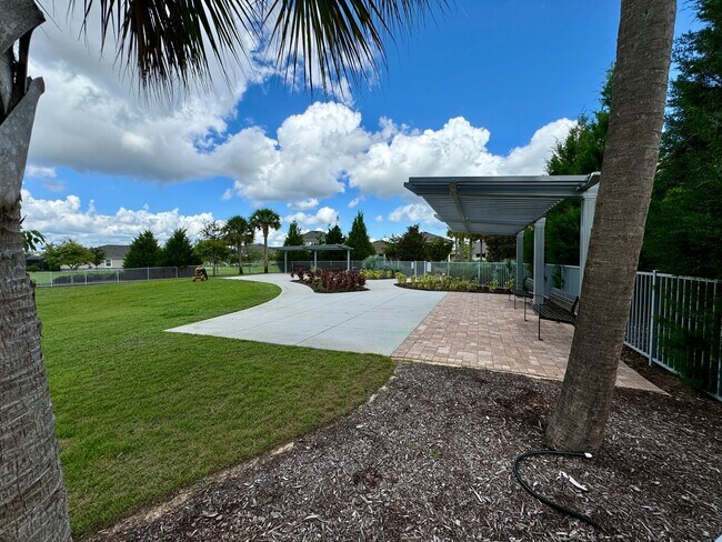 Building Photo - FOR RENT - Fantastic end unit townhouse in...
