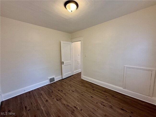 Building Photo - 4706 E 93rd St