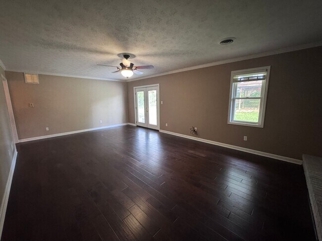 Building Photo - 4430 Chicadee Dr