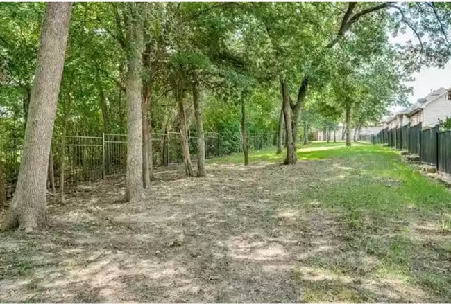Building Photo - 2249 Salado Dr