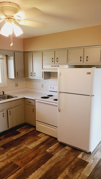 Kitchen - 519 N Patsy St