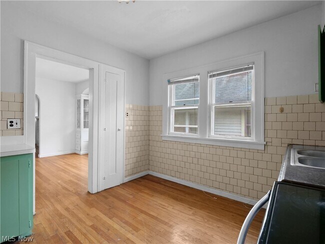 Building Photo - 3141 Kensington Rd
