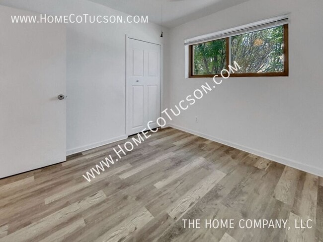 Building Photo - 823 Calle Virada