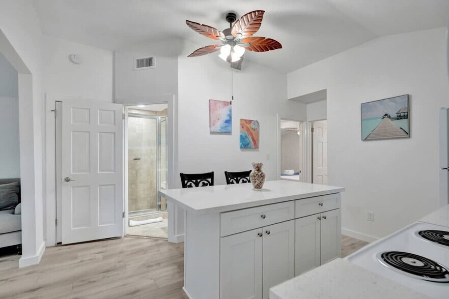 Building Photo - 1115 SW 4th St