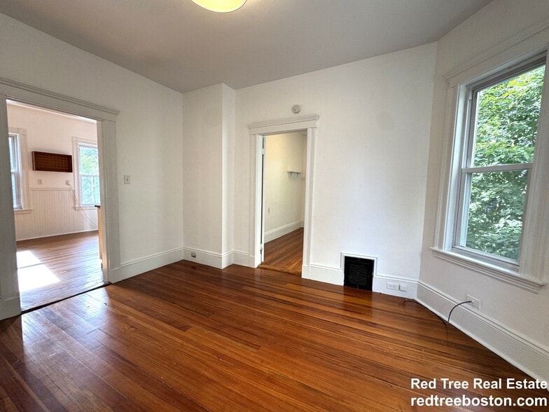 Building Photo - 67 Washburn Ave