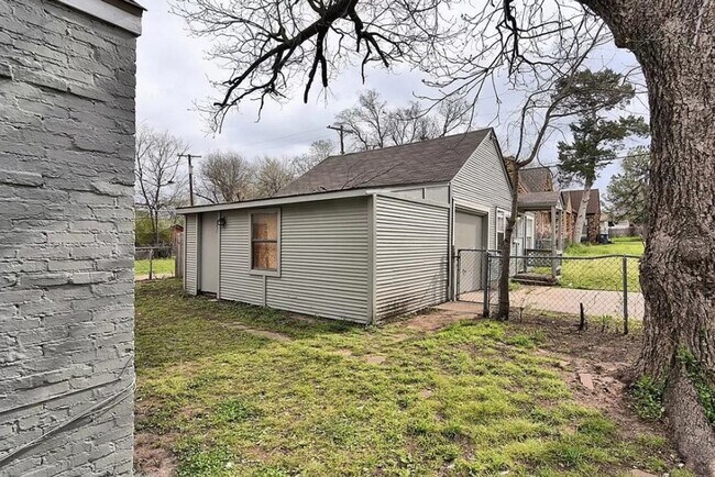 Building Photo - MAJOR PRICE DROP! Excellent home located in Kendall - Whittier!